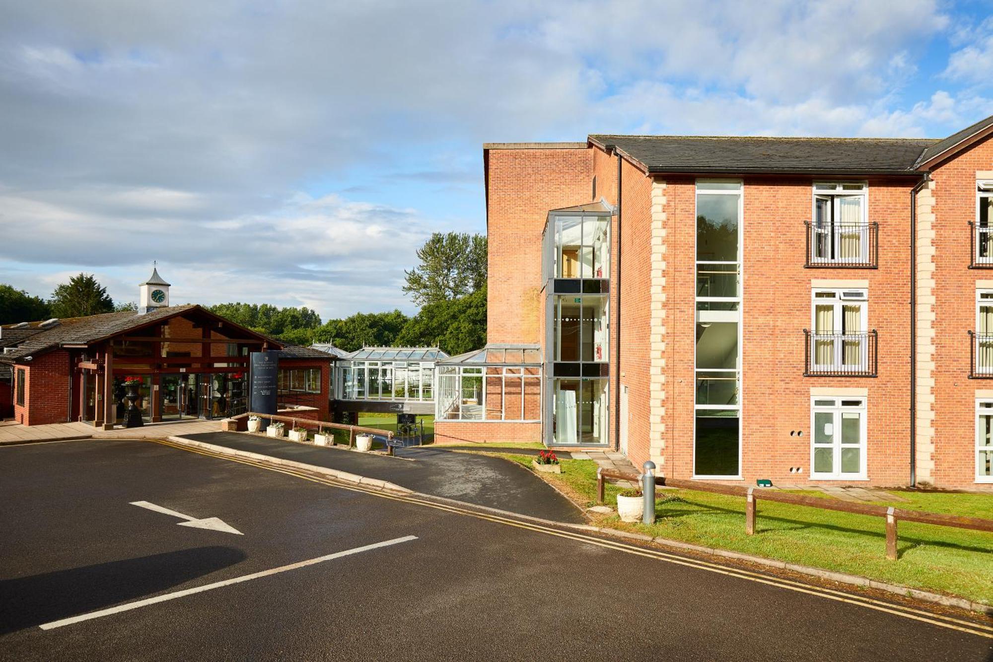 Macdonald Hill Valley Hotel, Spa & Golf Resort Whitchurch  Exteriér fotografie